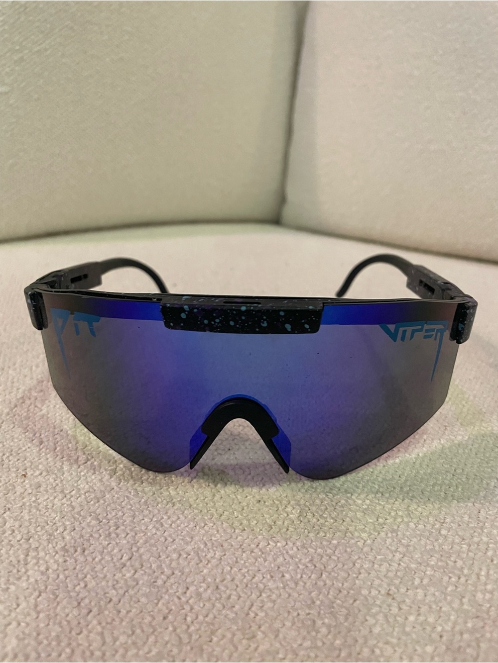 Pit Viper The Hail Sagan 2000 Sunglasses – Blue Mirrored Shield